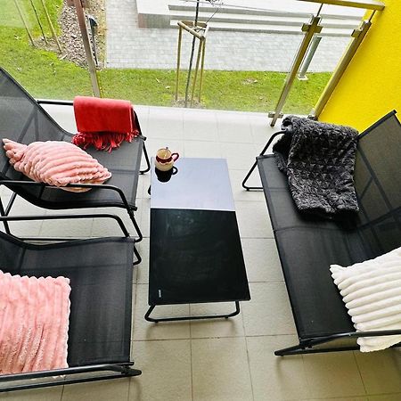 שיופוק Medences Panoramas Balatom Apartman מראה חיצוני תמונה